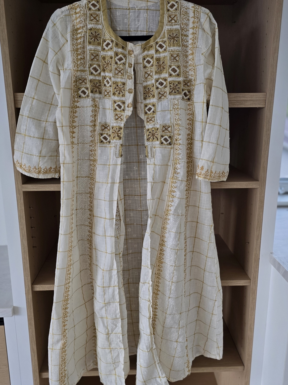 Vintage White Gold Embroidered Long Kimono Shawl Cardigan Size S Boho Festival